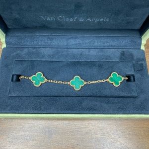 Van cleef and arpels malachite 18k gold 5 motif bracelet.